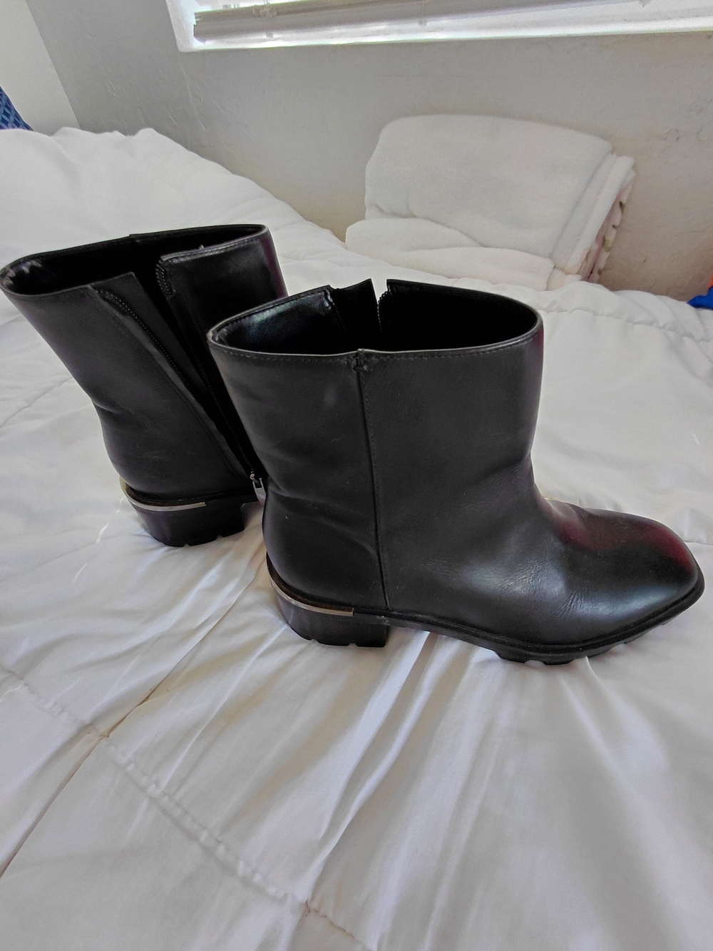 Nine West Women’s Black Leather Ankle Boots - Classic Zip Closure Sz 8.5